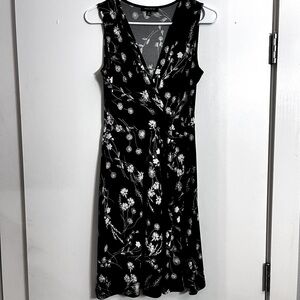 NWOT Hail3y:23 Womens Dress Size M Floral  Pullover Sleeveless Faux Wrap V-Neck